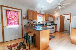 1006 Rolling Hills Dr, Lake Ariel, PA 18436 - Photo 4