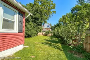 106 Division St, Portland, PA 18351 - Photo 8