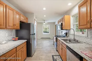 12 Rockway Ct, Lake Ariel, PA 18436 - Photo 6