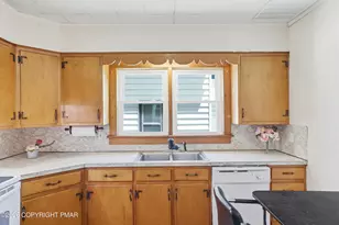 97 E Broad St, East Stroudsburg, PA 18301 - Photo 12