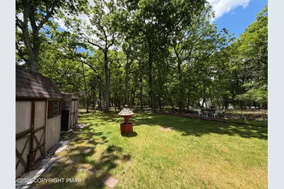  197 Hummingbird Trail, Bushkill, PA 18324 - Photo 32