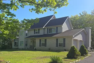3176 Mountain Terrace Dr, Blakeslee, PA 18610 - Photo 2