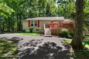 2338 Mountain Laurel Dr, Effort, PA 18330 - Photo 1