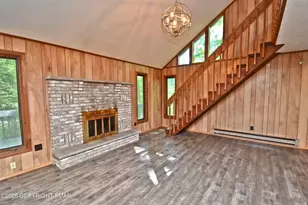 148 Manchester Dr, Bushkill, PA 18324 - Photo 4