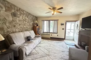 129 E Ridge St, Coaldale, PA 18218 - Photo 6