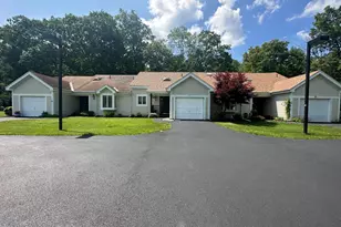 78 Village Dr, Stroudsburg, PA 18360 - Photo 2