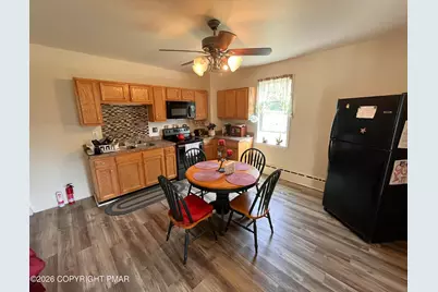  249 W White Street, Summit Hill, PA 18250 - Photo 4