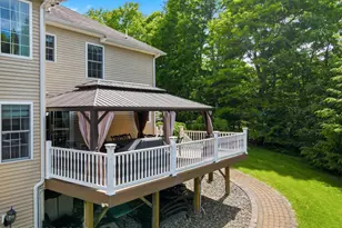110 Mackenzie Ln, Bartonsville, PA 18321 - Photo 6