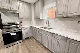 832 Thomas St, Stroudsburg, PA 18360 - Photo 12