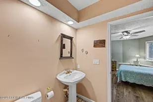6102 Lakeview Dr, Pocono Pines, PA 18350 - Photo 46