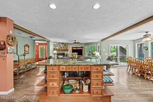 6102 Lakeview Dr, Pocono Pines, PA 18350 - Photo 12