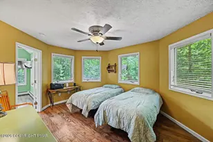 6102 Lakeview Dr, Pocono Pines, PA 18350 - Photo 34