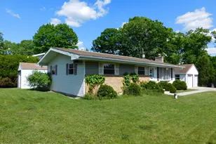 114 Cumberland Ave, Tamaqua, PA 18252 - Photo 2