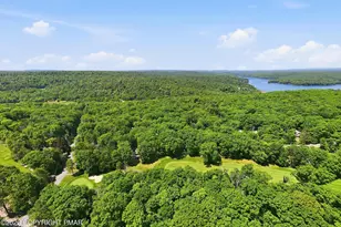 186 Yacht Club Dr, Greentown, PA 18426 - Photo 64
