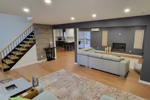 2226 Bedford Ct, Bushkill, PA 18324 - Photo 6