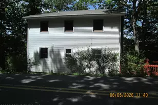 2257 Pine Ln, Bushkill, PA 18324 - Photo 2