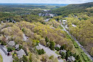 416 Hickory Dr, Tannersville, PA 18372 - Photo 18