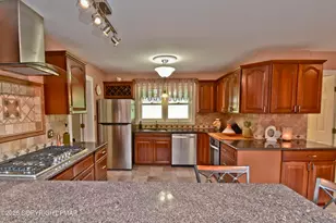 202 Steven Ln, Stroudsburg, PA 18360 - Photo 12