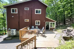 121 Park Ct, Bushkill, PA 18324 - Photo 2