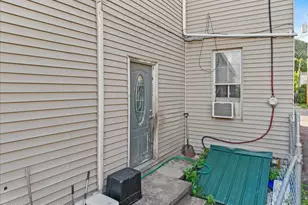 16 W Franklin St, Saint Clair, PA 17970 - Photo 10