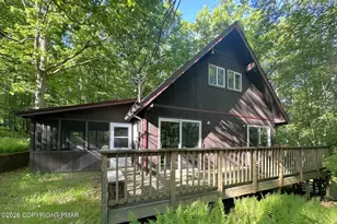 1095 Deer, Bushkill, PA 18324 - Photo 2