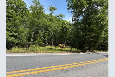  199 Upper Lakeview Dr Drive, East Stroudsburg, PA 18302 - Photo 2