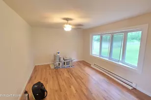 1041 Mt Tom Rd, East Stroudsburg, PA 18301 - Photo 14