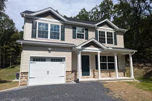 19 Somerset Dr, East Stroudsburg, PA 18301 - Photo 2