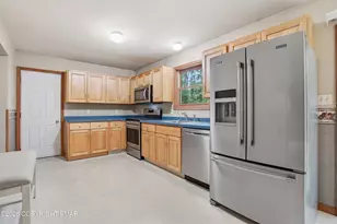 1142 Sierra Trails Dr, East Stroudsburg, PA 18302 - Photo 4