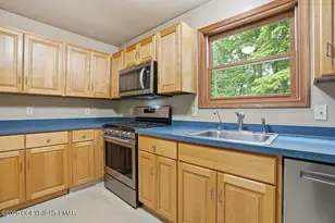 1142 Sierra Trails Dr, East Stroudsburg, PA 18302 - Photo 6