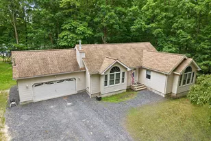 1142 Sierra Trails Dr, East Stroudsburg, PA 18302 - Photo 2