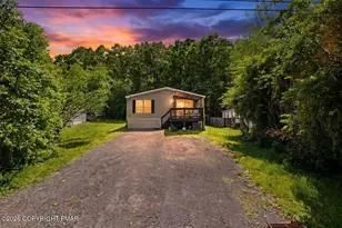 2549 Lynnwood Dr, East Stroudsburg, PA 18302 - Photo 1