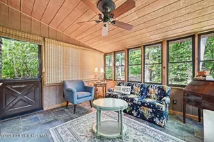 90 Oak Ln, Pocono Manor, PA 18349 - Photo 18