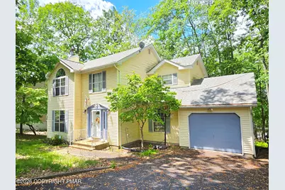  112 Plymouth Court, Bushkill, PA 18324 - Photo 2