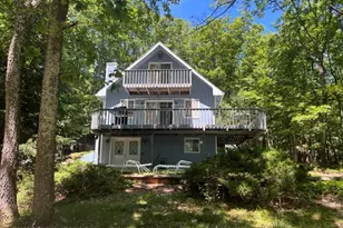 609 Rainbow Terrace, Effort, PA 18330 - Photo 1