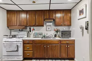 180 E Shore Dr, Dingmans Ferry, PA 18328 - Photo 10