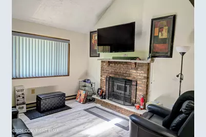  114 Oxford Street, Bushkill, PA 18324 - Photo 2