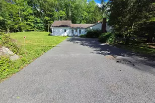 94 Chariton Dr, East Stroudsburg, PA 18301 - Photo 8