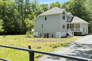 5327 Maple Ln, Cresco, PA 18326 - Photo 2