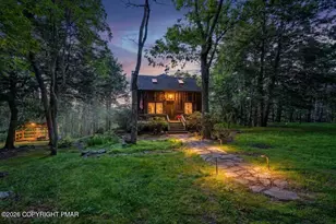 1596 Penn Forest Ln, Stroudsburg, PA 18360 - Photo 4