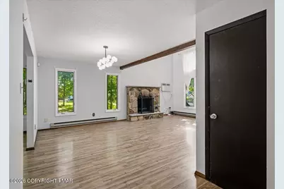  221 Somerset Drive, East Stroudsburg, PA 18301 - Photo 10