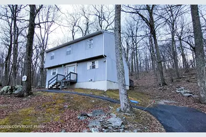  115 Sterling Circle, Bushkill, PA 18324 - Photo 1
