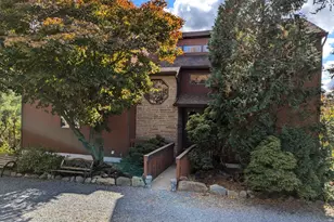 520 Maxine Dr, Lehighton, PA 18235 - Photo 2