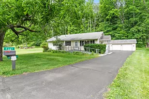 2161 Green Mountain Dr, East Stroudsburg, PA 18301 - Photo 4