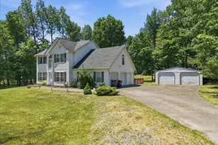 1025 Juno Dr, Effort, PA 18330 - Photo 2