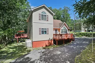 155 Wellington Way, Middle Smithfield, PA 18324 - Photo 1