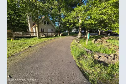  838 Country Place Drive, Tobyhanna, PA 18466 - Photo 2