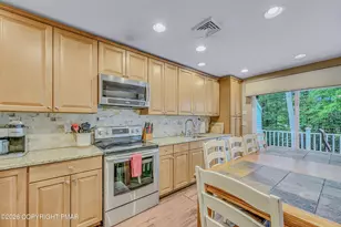 12 Beachwood Ct, Lake Harmony, PA 18624 - Photo 8