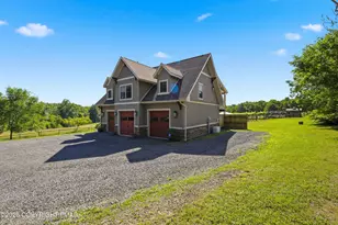 2432 Rimrock Dr, Stroudsburg, PA 18360 - Photo 8