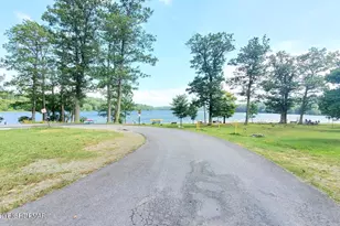 133 Mountain Dr, Greentown, PA 18426 - Photo 40